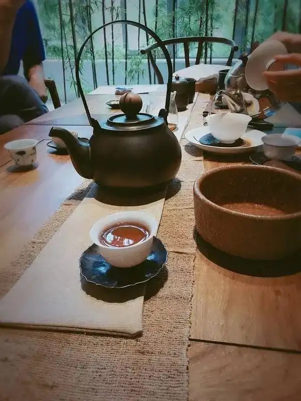 茶叶养生功效揭秘：适宜与禁忌一览